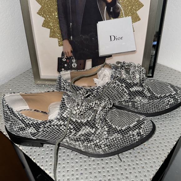 Banana Republic Snake Skin Bow Oxfords EUC - Picture 2 of 6